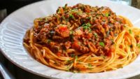 Patlıcanlı Kıymalı Spagetti Tarifi
