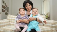 50 yaşında ikiz annesi olmuştu! Füsun Demirel’in çocukları büyüdü
